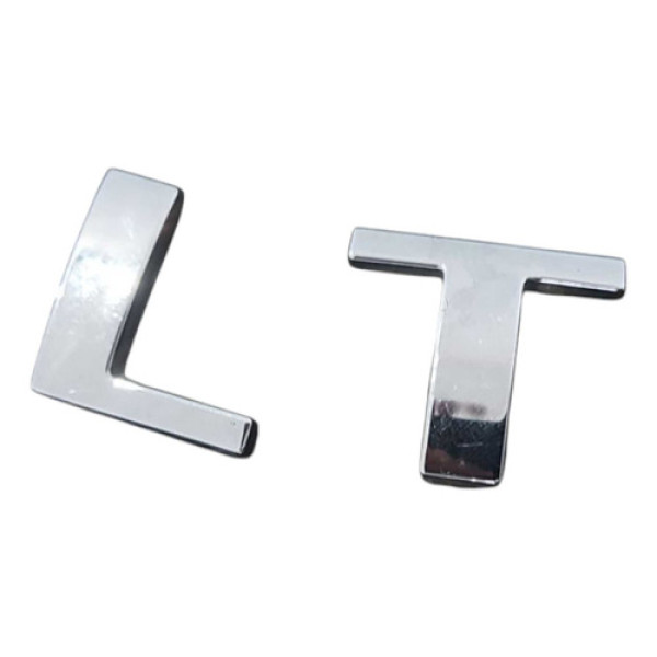 Emblema \'lt\' Tampa Traseira Onix 2020 2021 A 2024 Cromado Branco