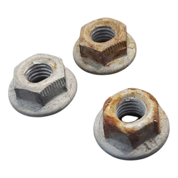 Jogo Porca Suporte Amortecedor Tampa Caçamba Saveiro 17 A 20