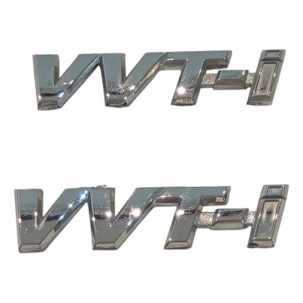 Par Dois Letreiro Vvt-i Lateral Corolla Prateado